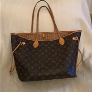 Beautiful Louis Vuitton MM Neverfull